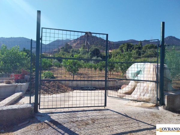 terreno in vendita a Palermo in zona Villagrazia/Falsomiele