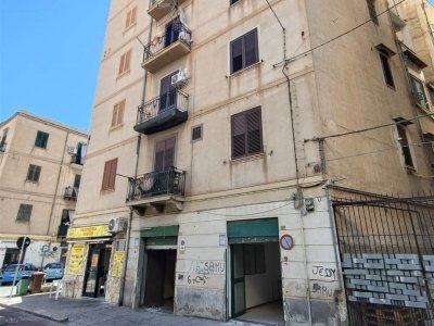 locale di sgombero in vendita a Palermo in zona Oreto