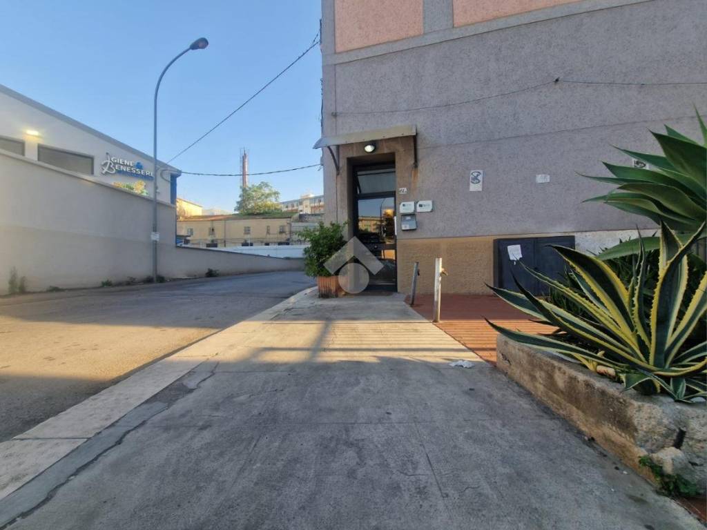 ufficio in vendita a Palermo in zona Oreto