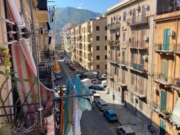 appartamento in vendita a Palermo in zona Montegrappa / Santa Rosalia