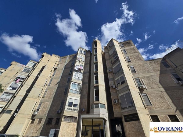 appartamento in vendita a Palermo in zona Montegrappa / Santa Rosalia