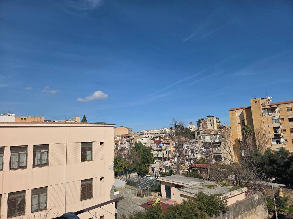 appartamento in vendita a Palermo in zona Zisa