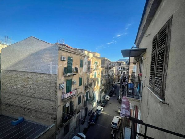 appartamento in vendita a Palermo in zona Zisa