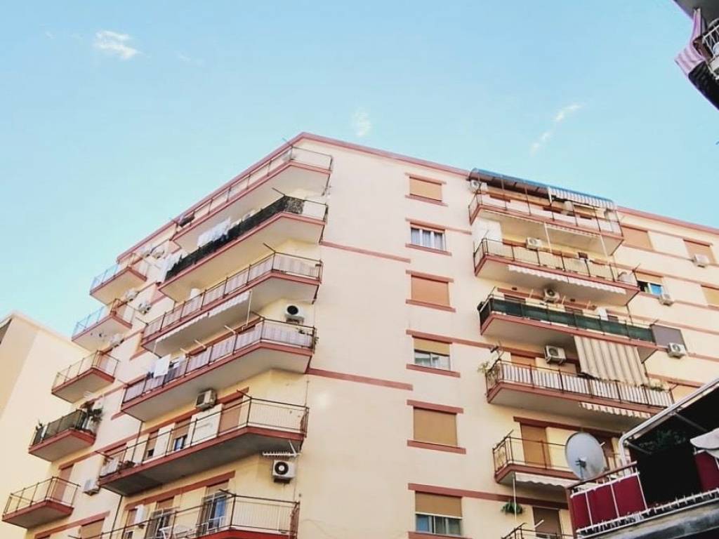 appartamento in vendita a Palermo in zona Malaspina/Palagonia