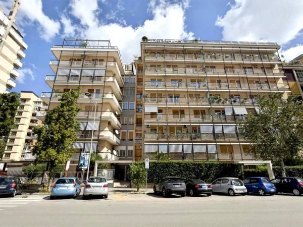 appartamento in vendita a Palermo in zona Politeama