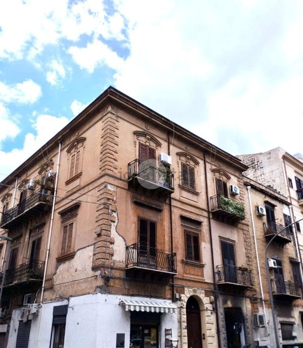 appartamento in vendita a Palermo in zona Zisa