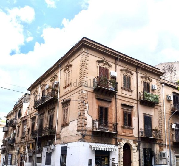 appartamento in vendita a Palermo in zona Zisa