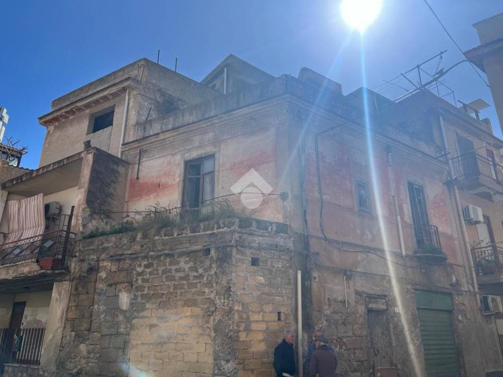 intera palazzina in vendita a Palermo in zona Mondello