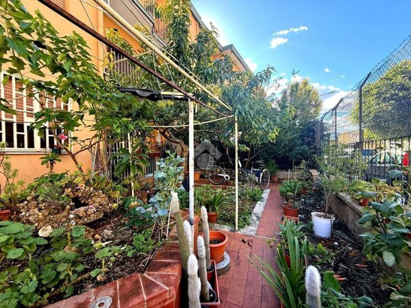 appartamento in vendita a Palermo in zona Malaspina/Palagonia