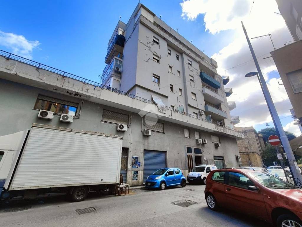 appartamento in vendita a Palermo in zona Montegrappa / Santa Rosalia