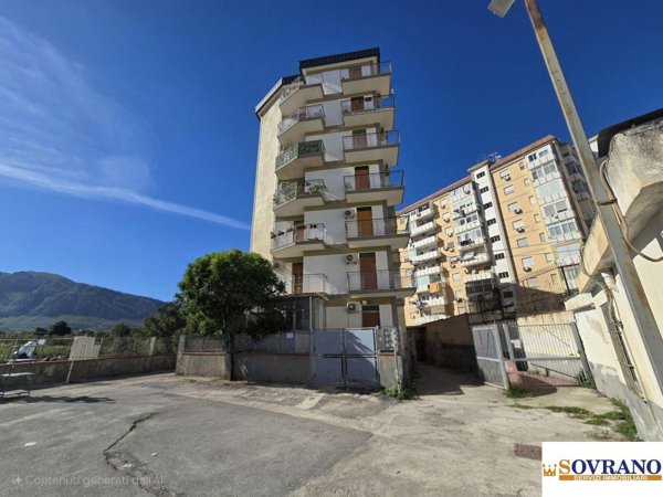 appartamento in vendita a Palermo in zona Montegrappa / Santa Rosalia