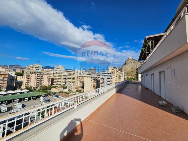 appartamento in vendita a Palermo in zona Montepellegrino