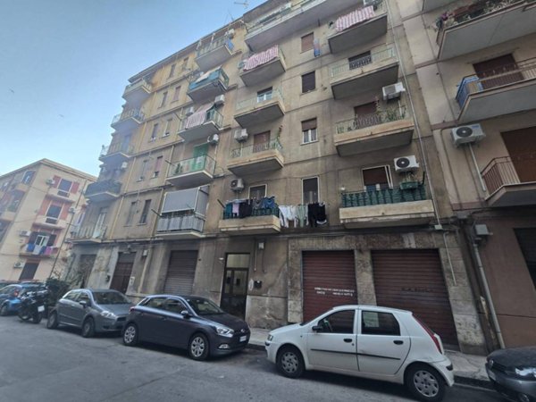 appartamento in vendita a Palermo in zona Zisa