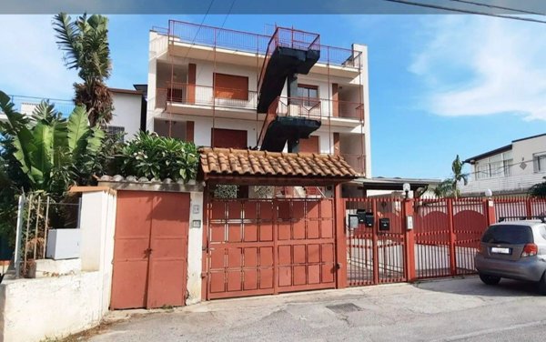 appartamento in vendita a Palermo in zona Partanna