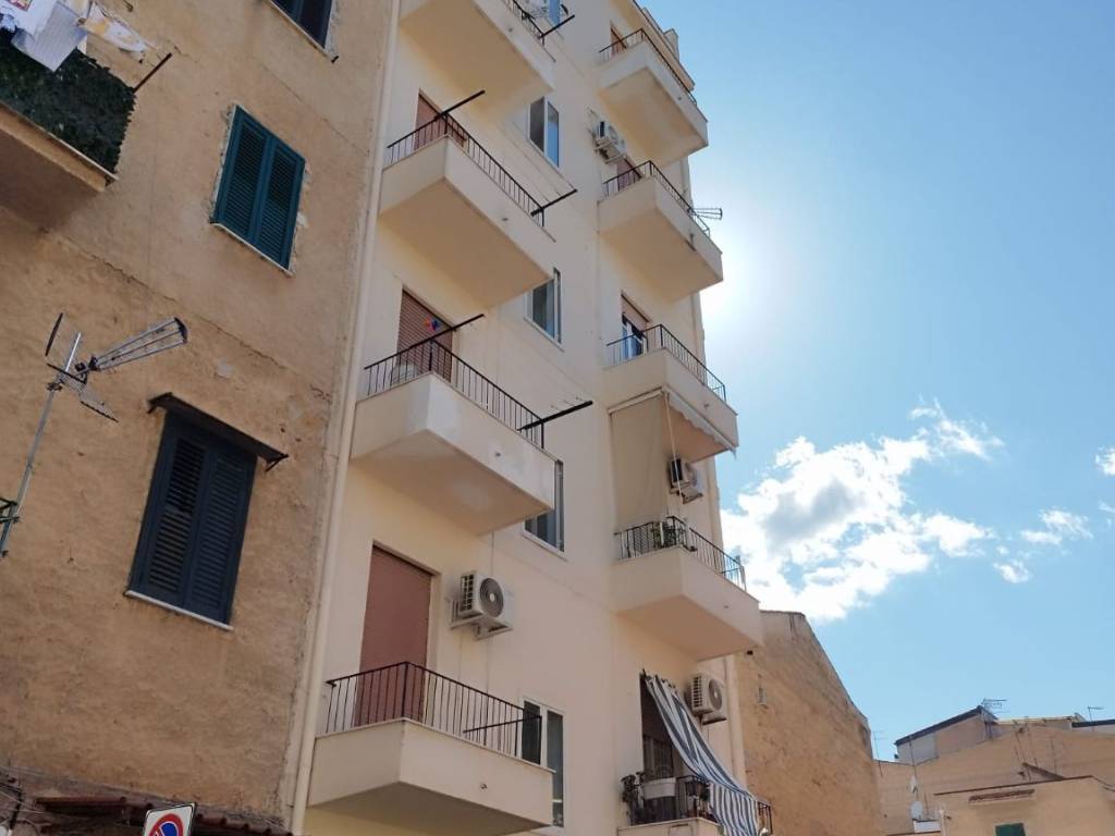 appartamento in vendita a Palermo in zona Montegrappa / Santa Rosalia