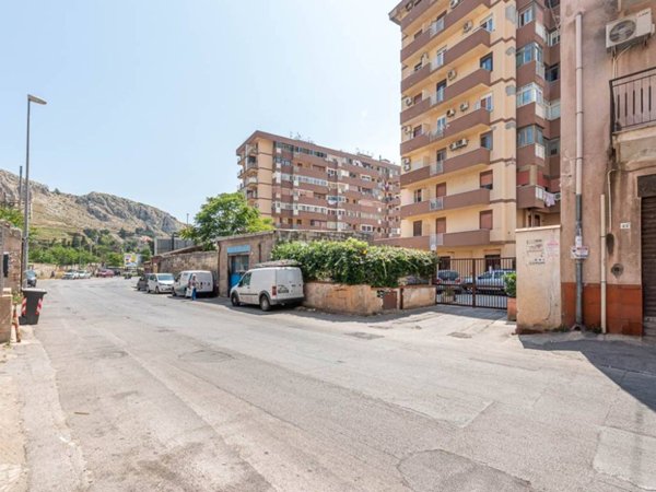 appartamento in vendita a Palermo in zona Tommaso Natale