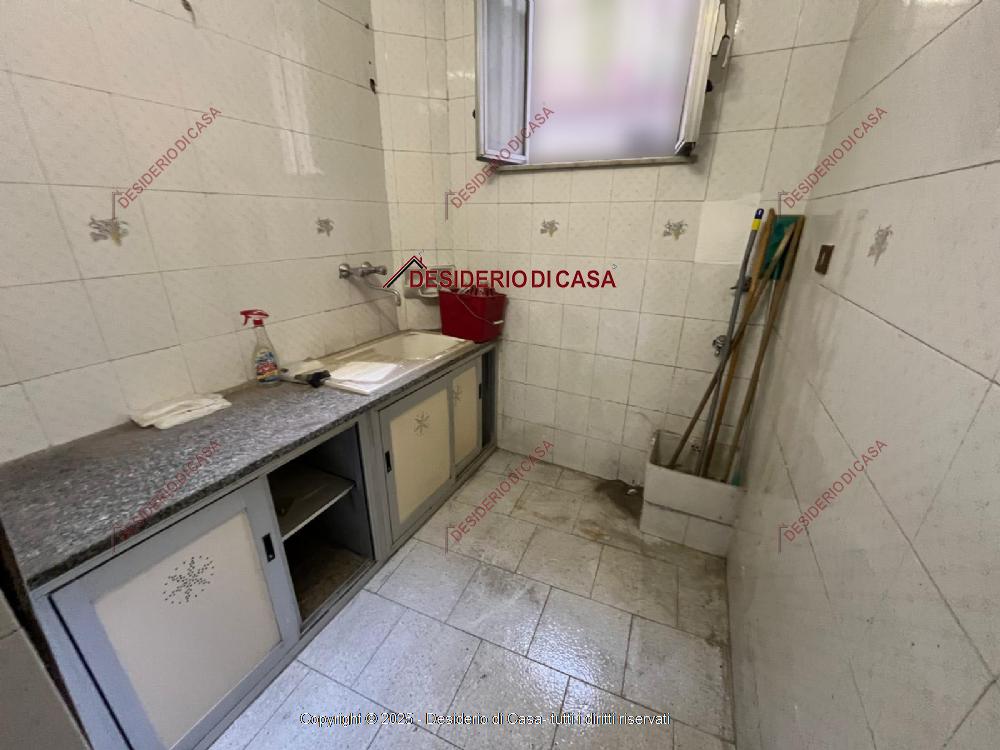 appartamento in vendita a Palermo in zona Montegrappa / Santa Rosalia