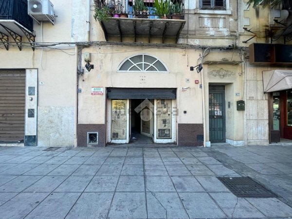 locale commerciale in vendita a Palermo in zona Libertà