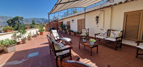 appartamento in vendita a Palermo in zona Zisa