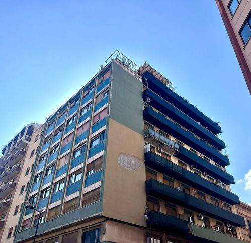 appartamento in vendita a Palermo in zona Politeama