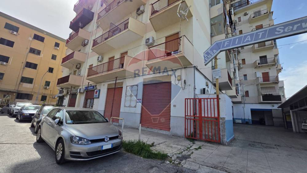 negozio in vendita a Palermo in zona Oreto
