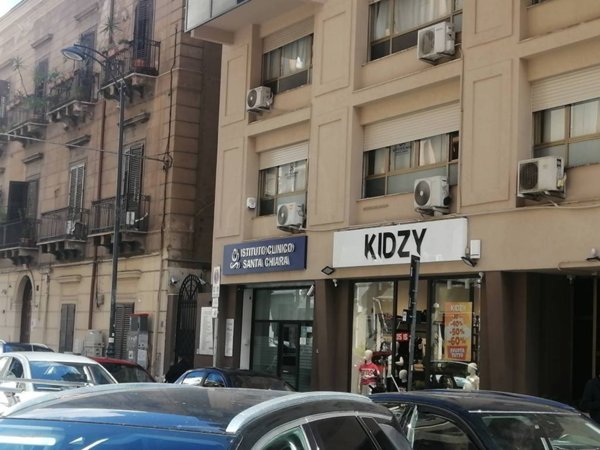 negozio in vendita a Palermo in zona Politeama