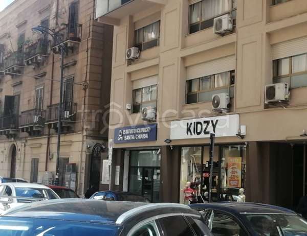 negozio in vendita a Palermo in zona Politeama