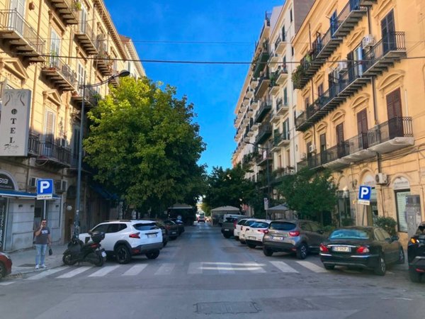 locale commerciale in vendita a Palermo