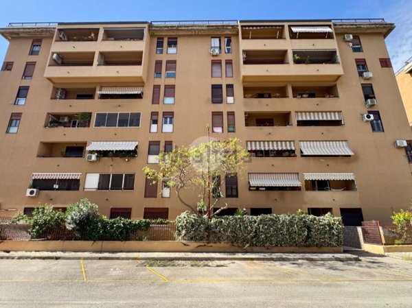 appartamento in vendita a Palermo in zona Mezzomonreale
