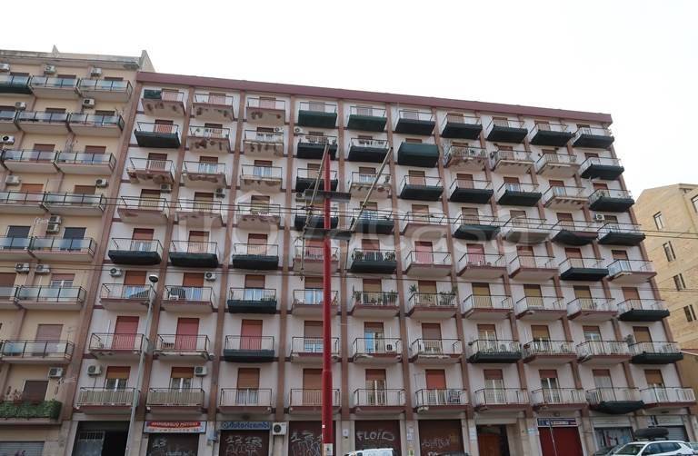 negozio in vendita a Palermo in zona Croceverde