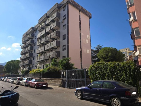 negozio in vendita a Palermo in zona Resuttana
