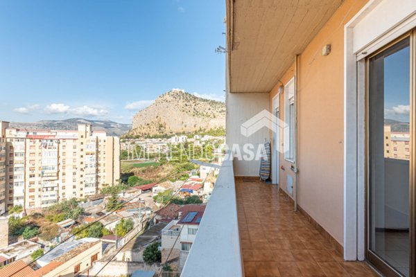 appartamento in vendita a Palermo in zona Arenella/Vergine Maria