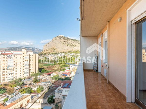 appartamento in vendita a Palermo in zona Arenella/Vergine Maria