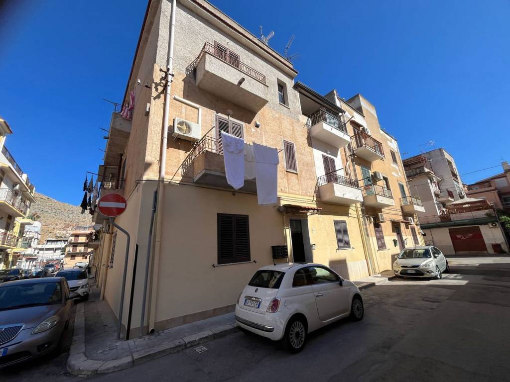 appartamento in vendita a Palermo in zona Partanna