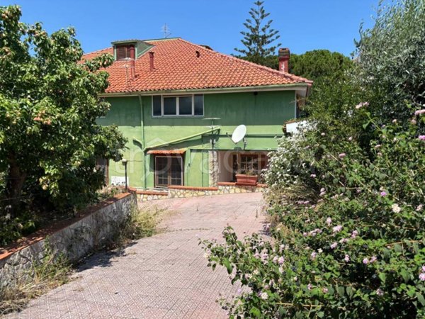 casa indipendente in vendita a Palermo in zona Mondello