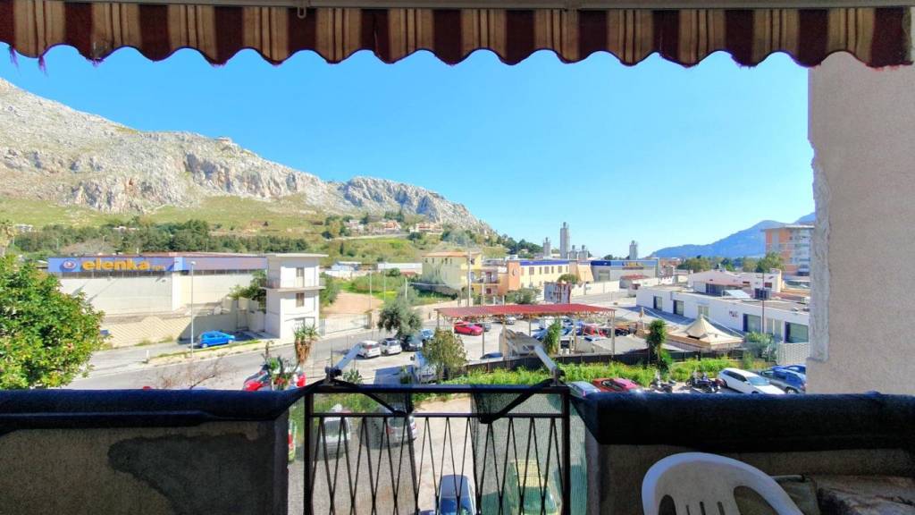 appartamento in vendita a Palermo in zona Tommaso Natale