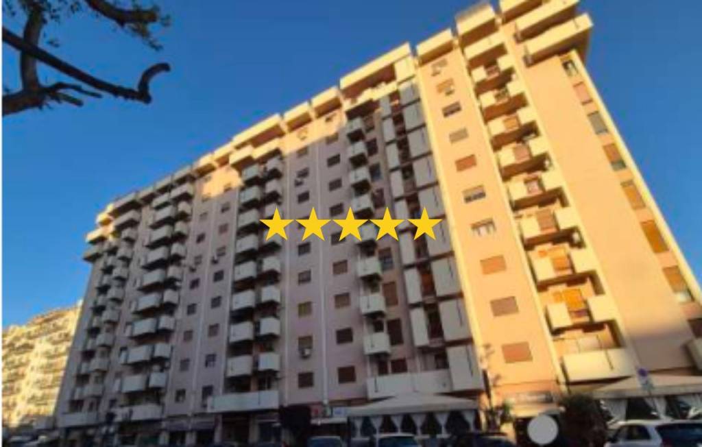 appartamento in vendita a Palermo in zona Malaspina/Palagonia