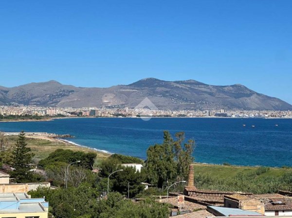 appartamento in vendita a Palermo in zona Acqua dei Corsari
