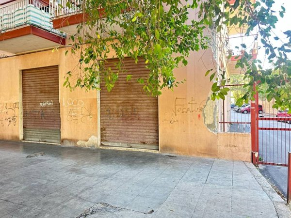 locale commerciale in vendita a Palermo in zona Brancaccio