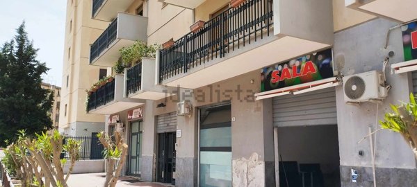 negozio in vendita a Palermo in zona Montegrappa / Santa Rosalia