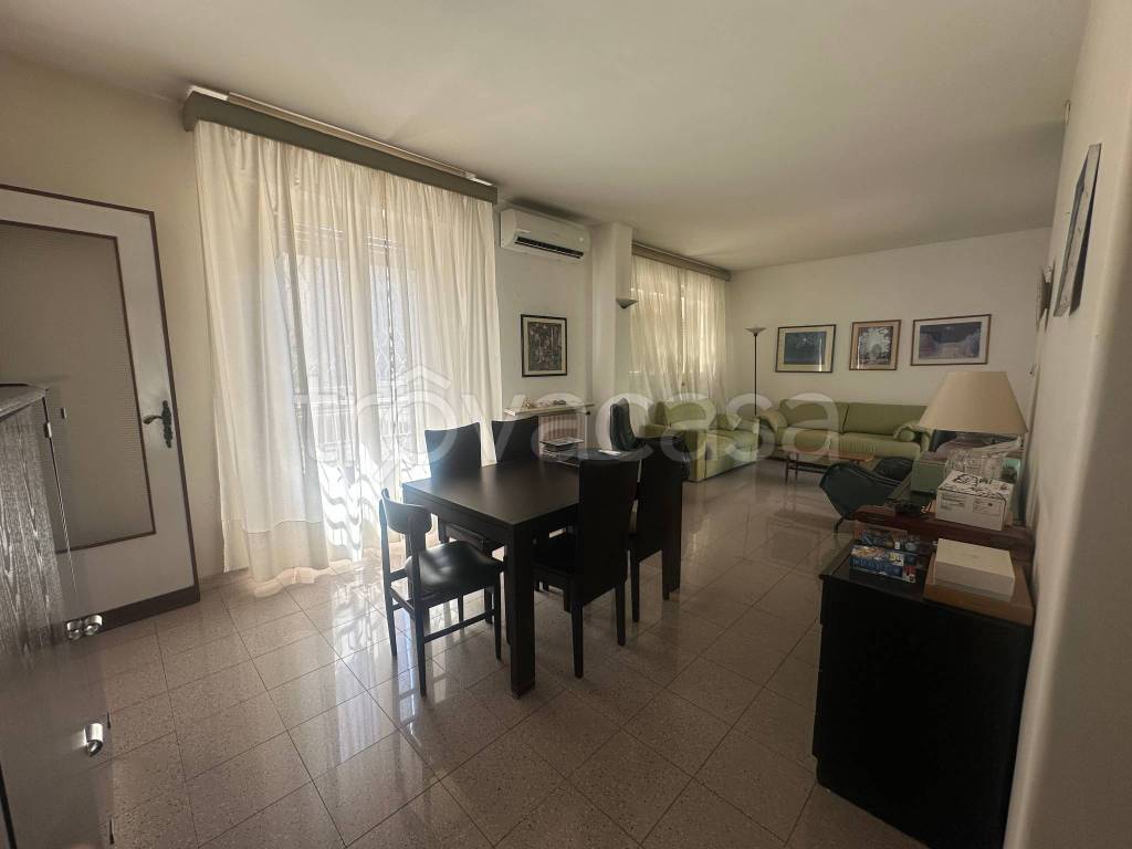 appartamento in vendita a Palermo in zona Malaspina/Palagonia