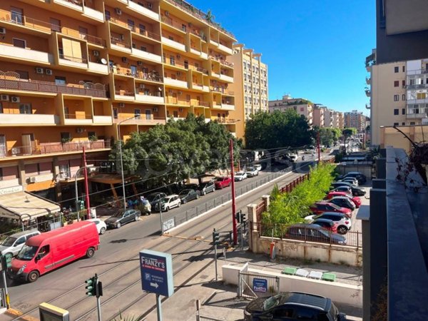 appartamento in vendita a Palermo in zona Malaspina/Palagonia