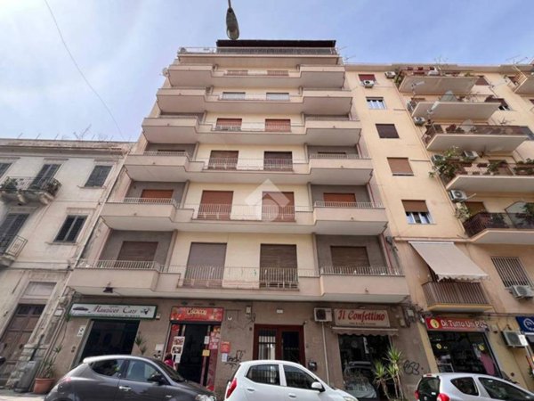 appartamento in vendita a Palermo in zona Zisa