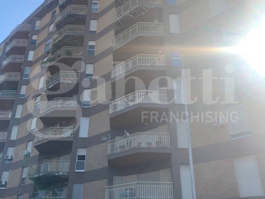 appartamento in vendita a Palermo in zona Malaspina/Palagonia