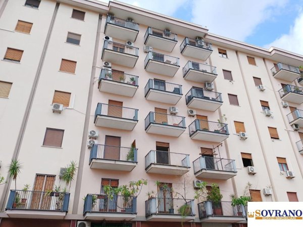 appartamento in vendita a Palermo in zona Malaspina/Palagonia
