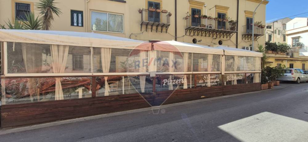 locale commerciale in vendita a Palermo