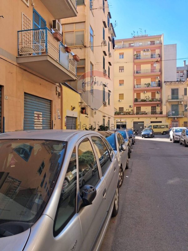 locale commerciale in vendita a Palermo in zona Noce