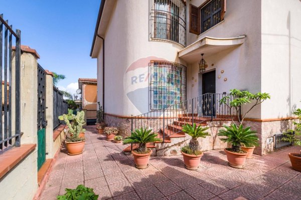 casa indipendente in vendita a Palermo in zona Chiavelli