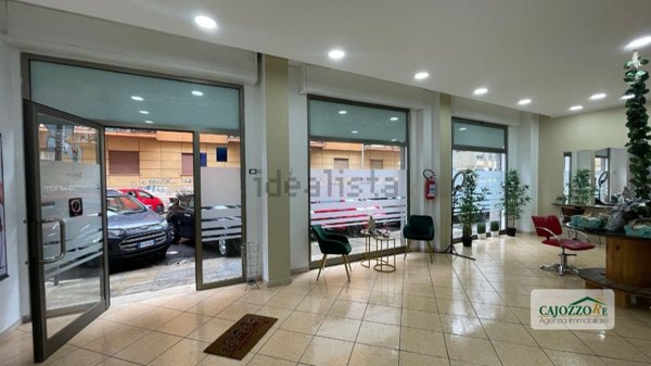 locale commerciale in vendita a Palermo in zona Libertà
