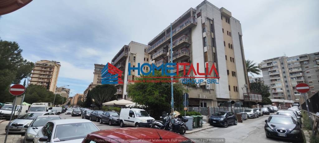 appartamento in vendita a Palermo in zona Malaspina/Palagonia